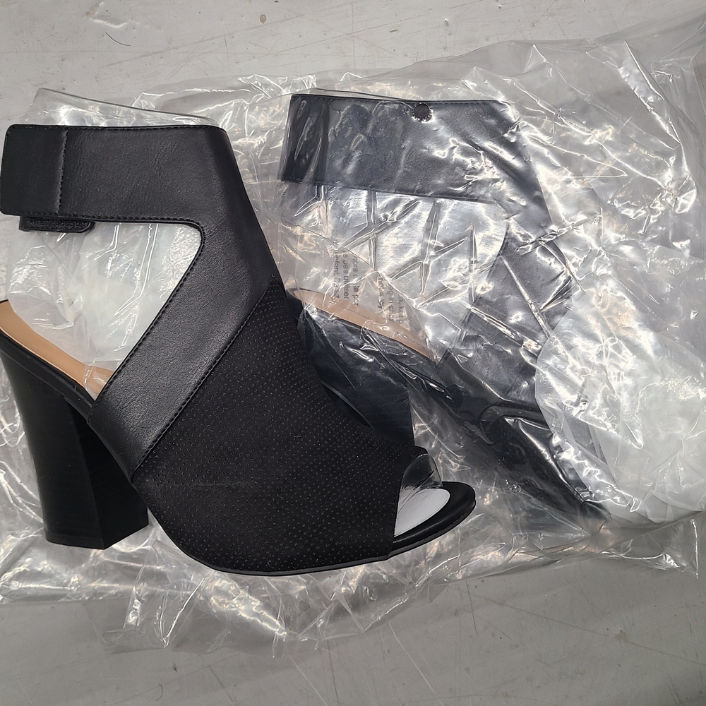 Black Open Toe Block Heel Sandals